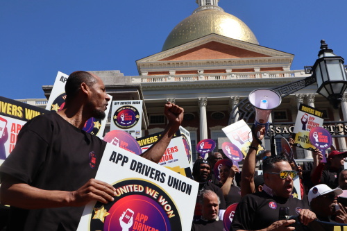 App drivers union rally at state capitol building